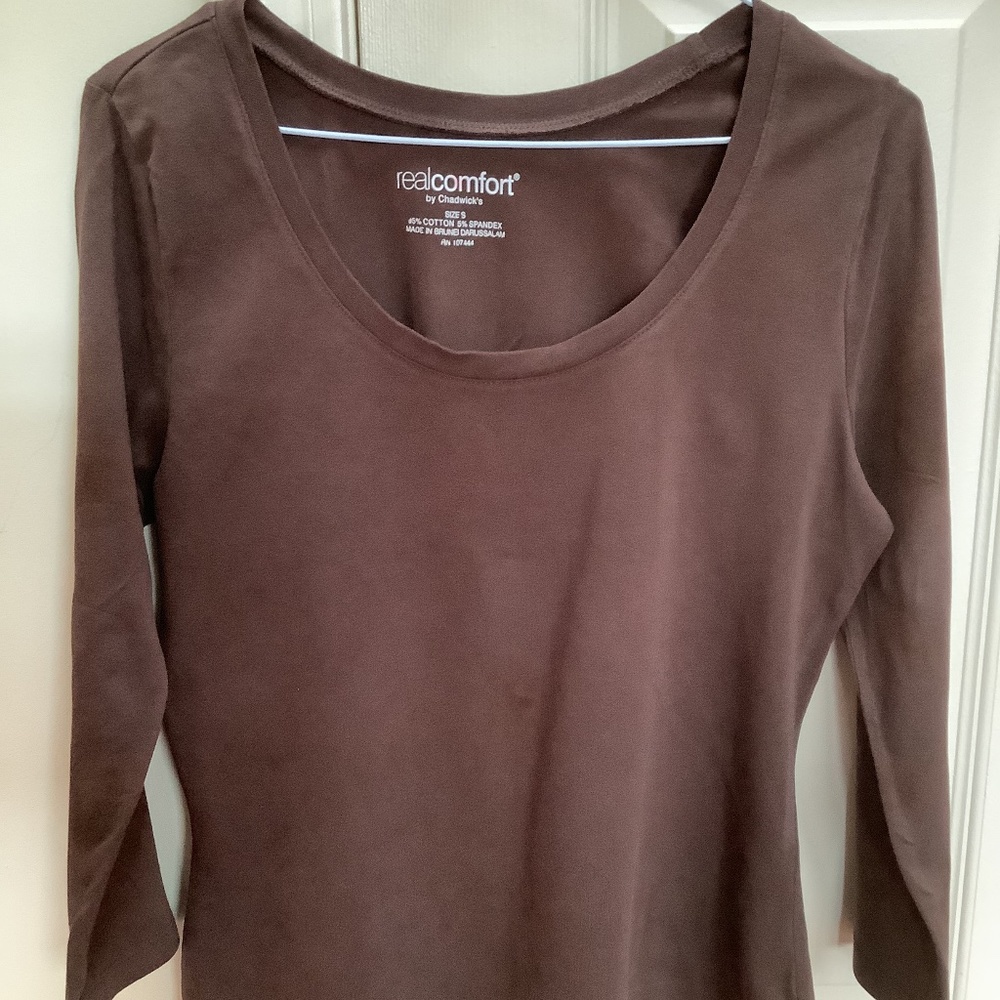 Chocolate brown Chadwick scoop neck top. Size small